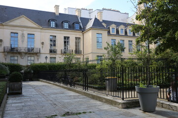 Square Saint-Gilles Grand Veneur à Paris dans le Marais