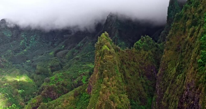 Panoral shot of Iao Needle State Monument, Maui, Hawaii