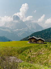 Obraz premium mountain hut in the mountains