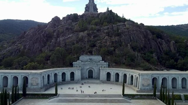 Breathtaking 4K drone footage of the Valley of the Fallen (Valle de Cuelgamuros). Explore stunning aerial views of this monumental site nestled in the Spanish mountains near Madrid