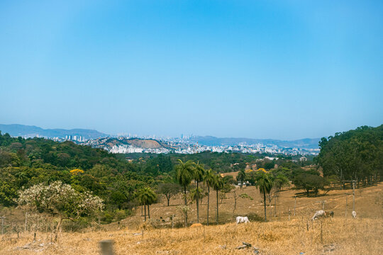 Panorama de Belo Horizonte, vista a partir da regi&atilde;o nordeste de contagem