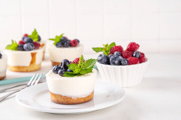 Mini vanilla New York cheesecakes