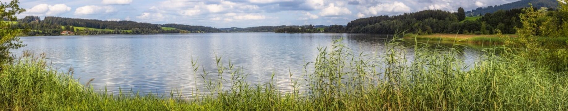 Panoramablick &uuml;ber den Rottachsee / Rottachspeicher vom S&uuml;den in Richtung Norden