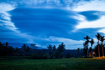 Lenticular Cloud Formation