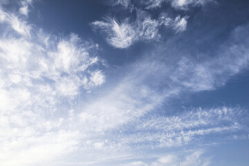 Obraz premium Sparse clouds for sky background and texture,