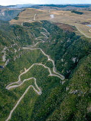 A incrível rodovia da Serra do Rio do Rastro, SC-390. Santa Catarina, Brasil. 