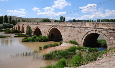 Fototapeta premium The Sahruh Bridge, located in Kayseri, Turkey, is thought to have been built during the Seljuk period. 