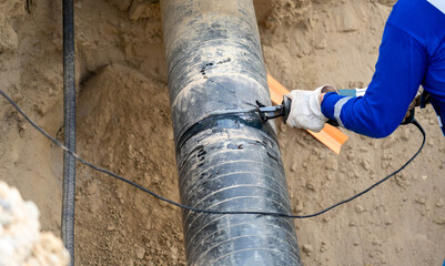 Trying to cut a gas pipe with an electric branch saw. Concept of incompetence