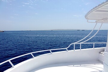 Obraz premium Beautiful Seascape From a Yacht Overlooking the Calm Waters of the Red Sea in Hurghada