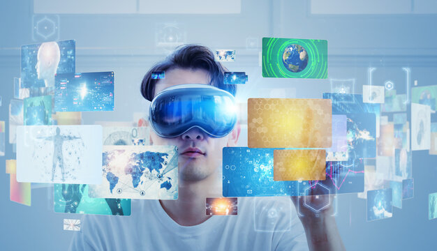 VRゴーグルで3D映像を操作する男性