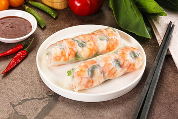 Vietnamese spring roll with prawn