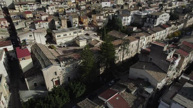 drone, vista su Collesano, Sicilia, Italia

