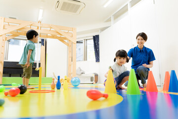 Fototapeta premium 屋内保育所イメージ_療育_発達支援