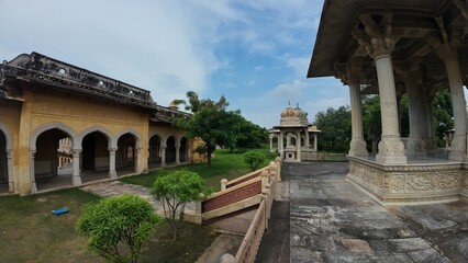 Fototapeta premium Architecture of Maharaniyon Ki Chhatriyan, the archaeological site features traditional funeral monuments honoring royal women of the past.