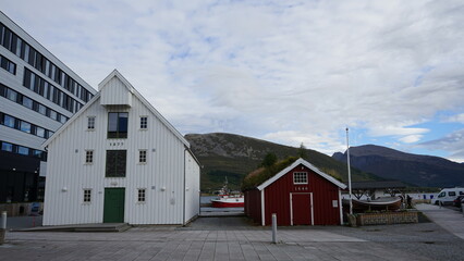 Holzhäuser in Sortland, Norwegen