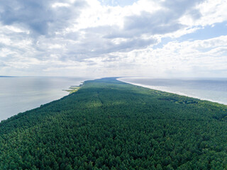 Zdjęcie lotnicze plaży nad morzem. Mierzeja Wiślana nad morzem Bałtyckim © hunter76