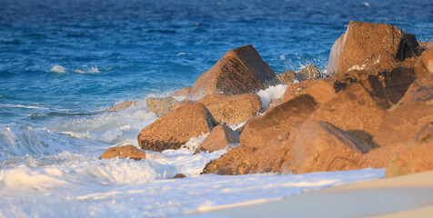 sea ​​waves hit the rocks