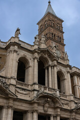 Obraz premium The papal basilica of Santa Maria Maggiore is one of the four papal basilicas in Rome, located in Piazza dell'Esquilino, at the top of the Cispio, between the Rione Monti and the Esquilino.