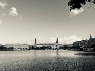 lake in the city center, lakeside in the city