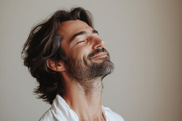 Fototapeta premium a close up of a smiling man's face