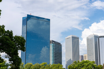 Obraz premium 青空が映る高層ビル 大阪