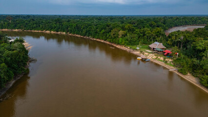 Obraz premium NANAY RIVER IN THE PERUVIAN AMAZON DURING THE DRY SEASON OF THE RIVERS, AMAZONIAN BEACHES IN THE JUNGLE AND DROUGHT OF THE RIVERS, CONSEQUENCE OF THE DROUGHT OF THE RIVERS IN THE AMAZON
