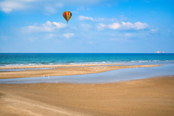オマーン湾の美しい海