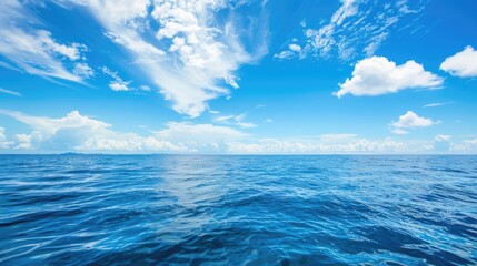 Fototapeta premium Blue sky and sea meeting on the horizon.