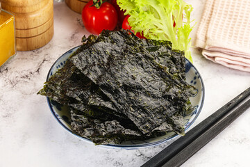 Korean cuisine - Nori chips in the bowl