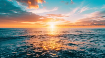 Obraz premium Stunning Sunset Over the Ocean: Golden Hour Seascape