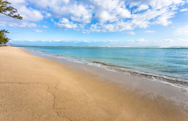 Plage de sable doré, île de la Réunion 