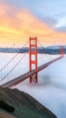 Fototapeta premium Dramatic fog rolling over Golden Gate Bridge