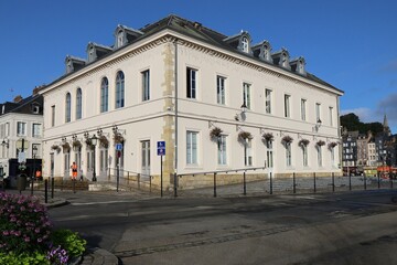 Fototapeta premium La mairie, vue de l'extérieur, ville de Honfleur, département du Calvados, France