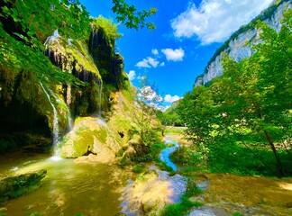 Baume-les-Messieurs Waterfalls in Jura, Eastern France © Elena Skalovskaia