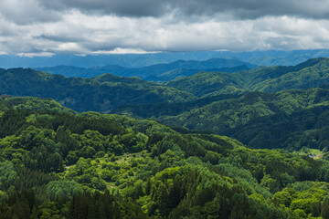 Obraz premium 日本 長野県長野市鬼無里の大望峠から眺める風景