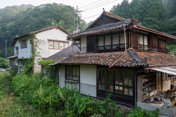 日本の鳥取県の古くてとても美しい民家