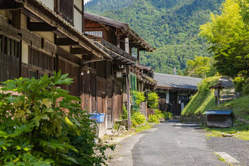 日本　長野県木曽郡南木曽町にある中山道の宿馬町、妻籠宿の町並み