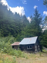 Obraz premium cabin in the mountains