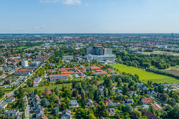 Ausblick über Neusäß-Westheim auf die Universitätsklinik Augsburg 