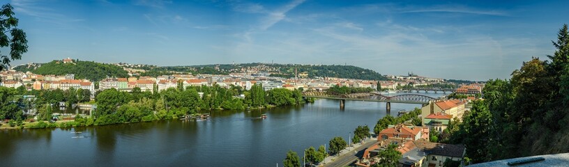 Obraz premium prague panorama from vysehrad towards petrin over vltava