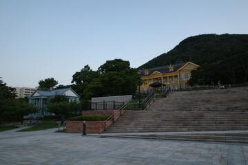 夕暮れの函館、旧市街地。雲もなく最高の一体感