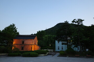 夕暮れの函館レンガ倉庫