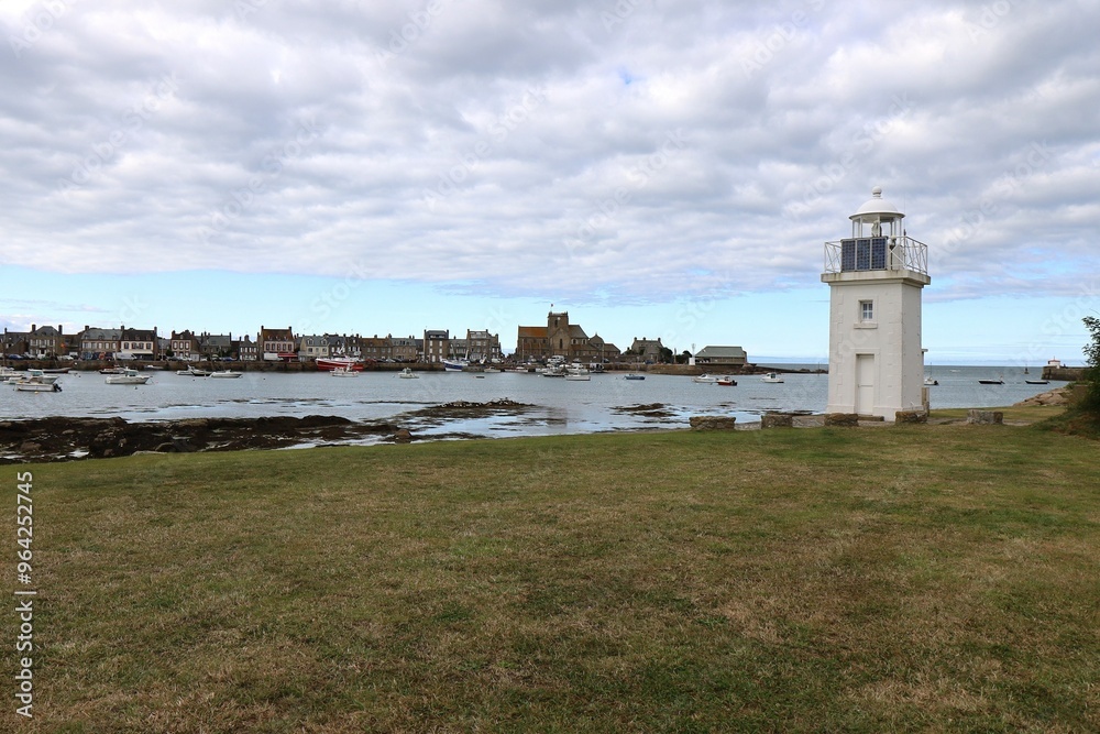 Wall mural Le phare du Cracko, village de Barfleur, département de la Manche, France