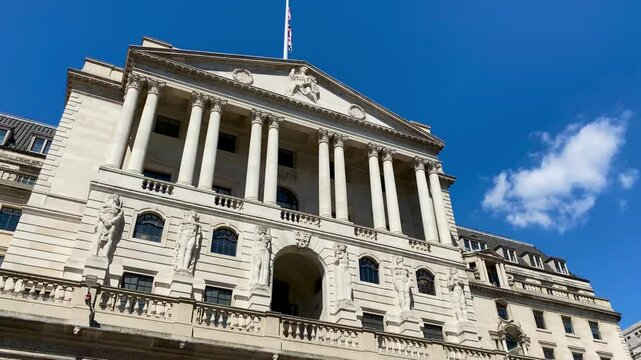 London City pan across historic facade of Bank of England