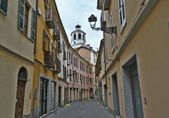 Obraz premium Savigliano, strade, palazzi e vicoli del centro storico - Cuneo, Piemonte