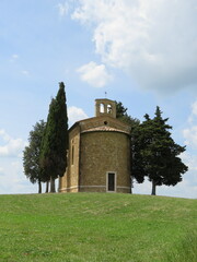 Fototapeta premium Cappella della Madonna di Vitaleta, San Quirico d'Orcia, Toscana, Italia
