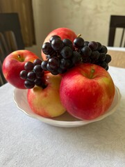 Apples and grapes 