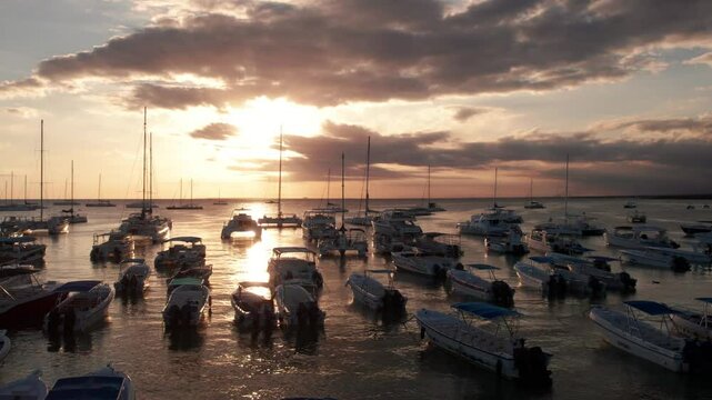 Atardecer  Puerto de Bayahibe, la Altagrecia Republica Dominicana 