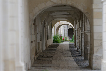 rue sous arcades