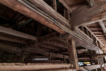 怖い雰囲気の建物